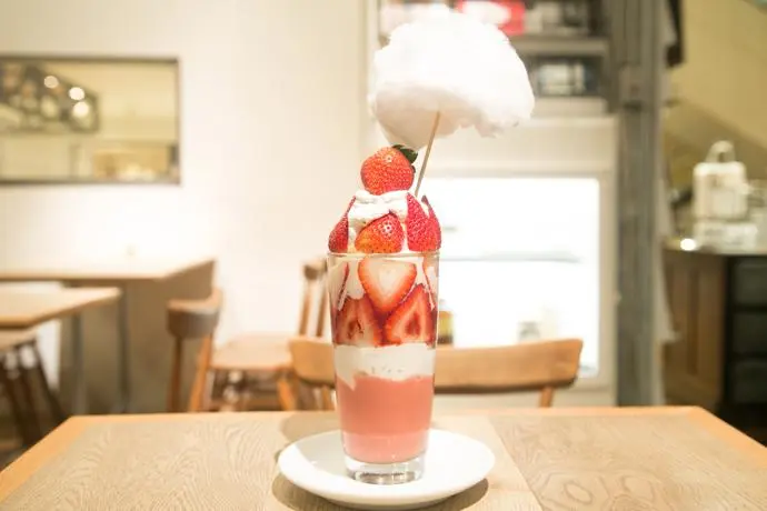 【梅田×カフェ】もくもくパフェでインスタ映え！『cafe&books bibliotheque』で可愛く楽しむ