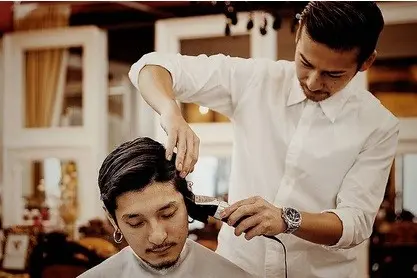 【梅田×メンズ美容室】毎月1000人を超える男性が足を運ぶ人気サロン『QUATTRO HOMME』