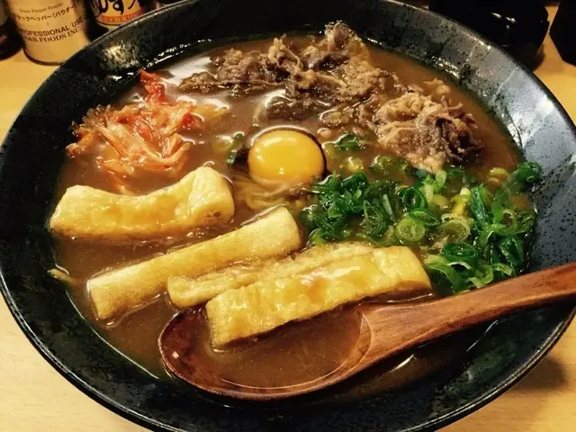 【なんば×うどん】有名人御用達!?出汁が自慢のうどん＆中華そばを『しばいけ』で堪能。