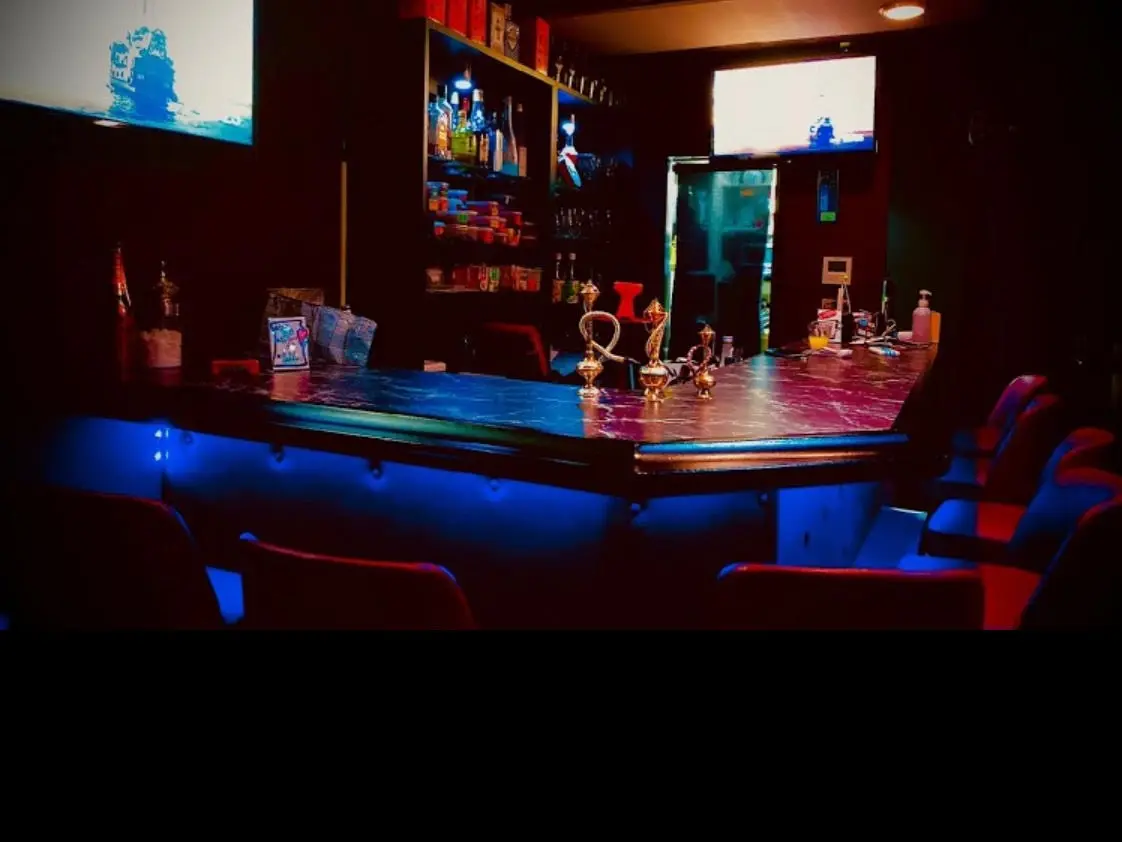 シーシャバー Y2(ワイツー) 店内