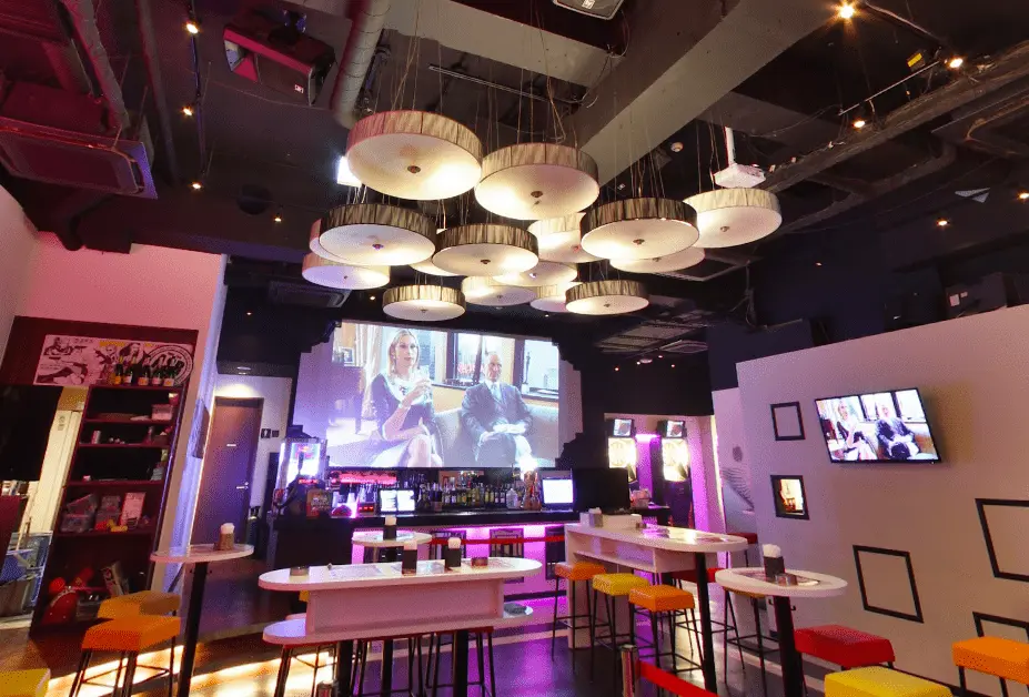 ASOBIBAR心斎橋 店内画像