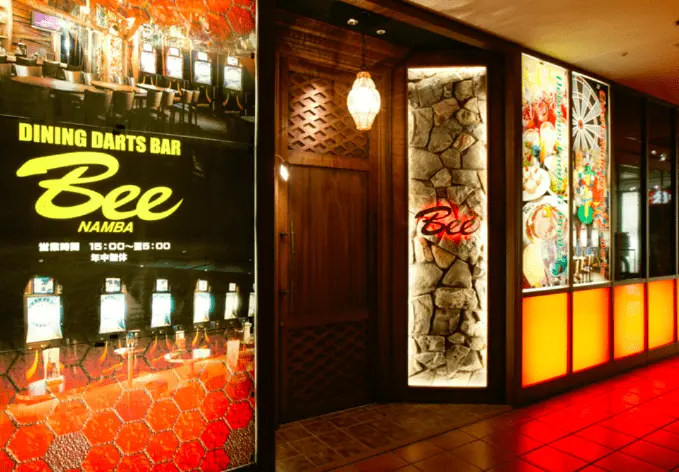 ダイニングダーツバーBee 難波店 入口