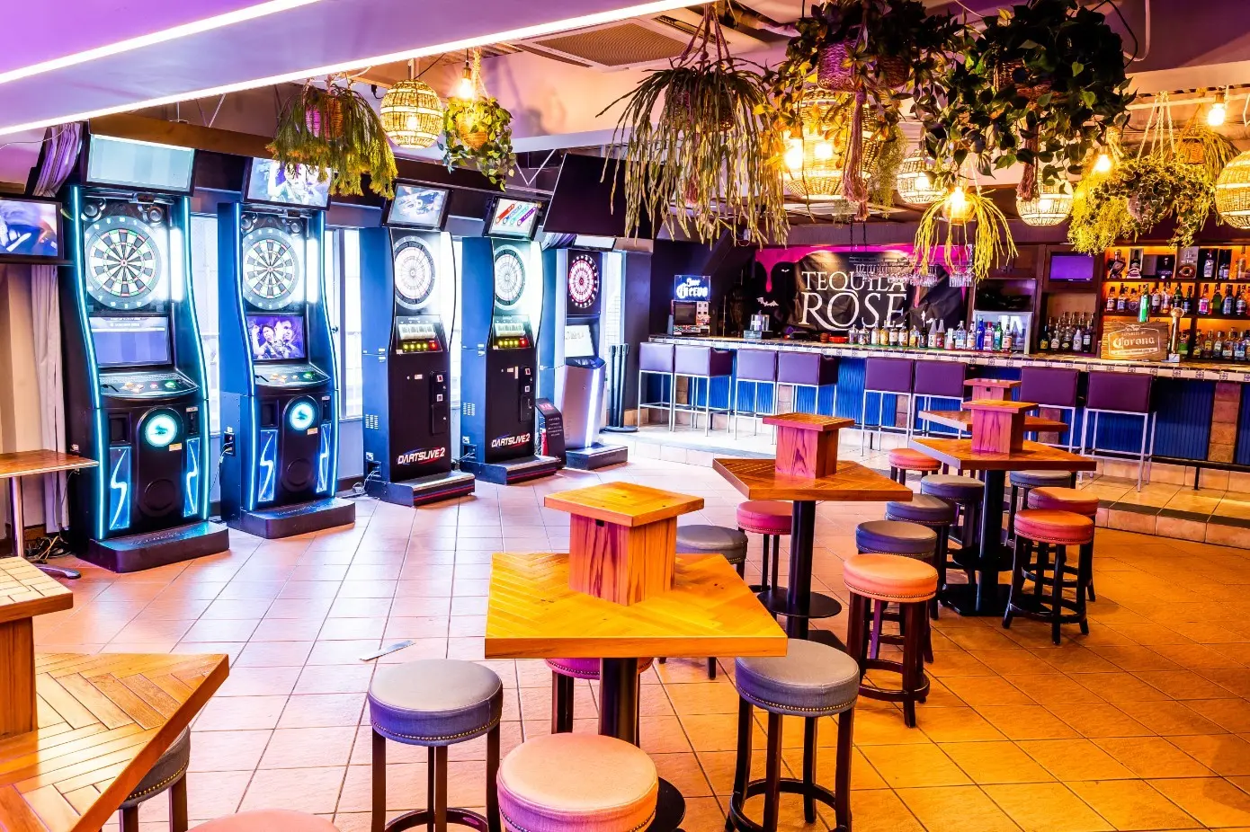 エレファント 店内
