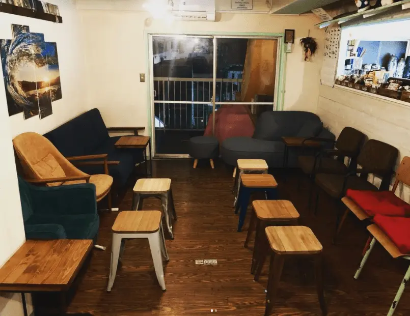 ホリデー 店内
