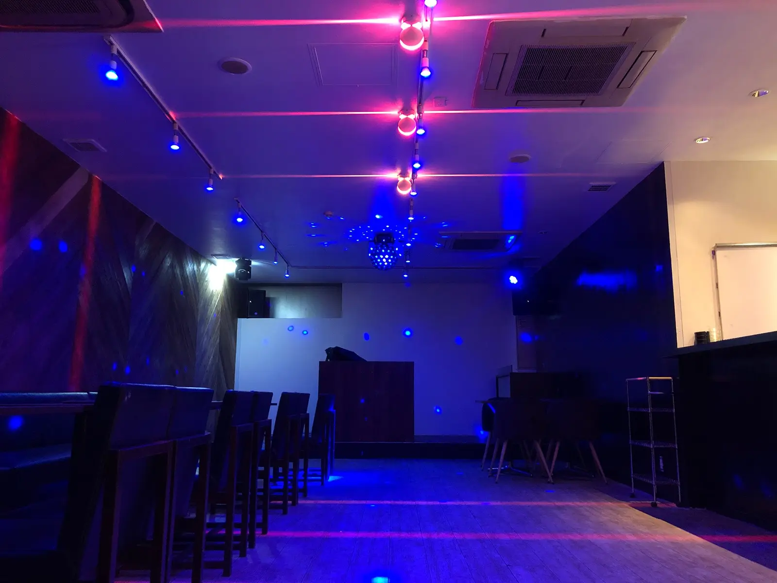 ラビットホール店内2