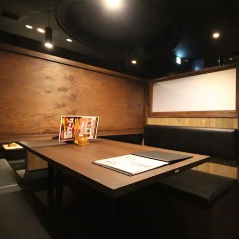 相席屋 店内