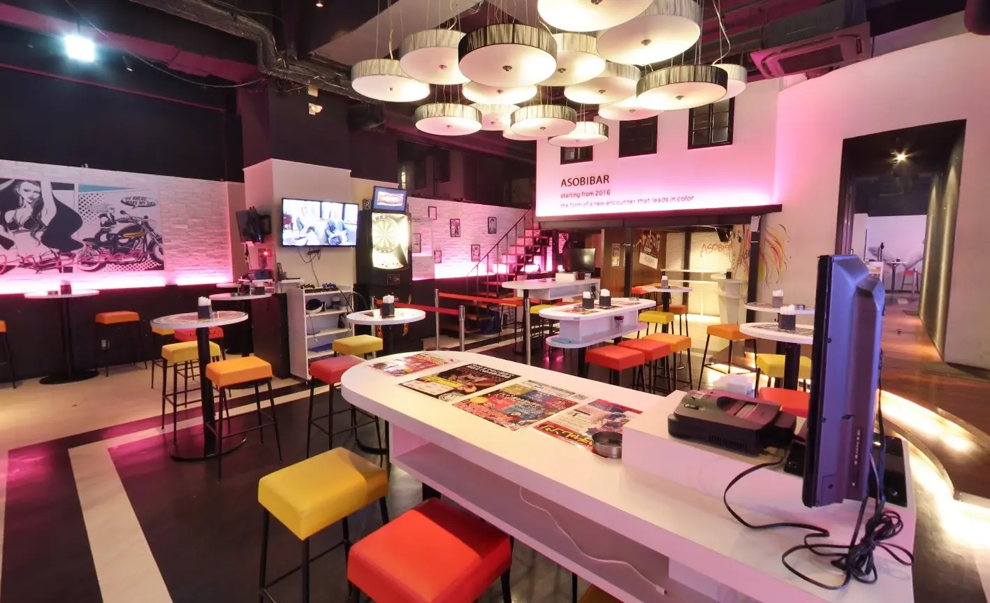 アソビバー心斎橋 店内