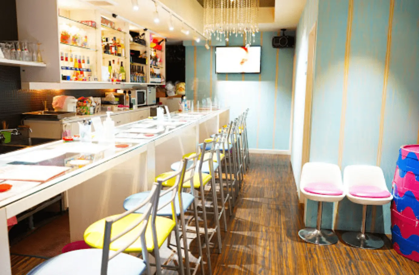 月曜定休 店内