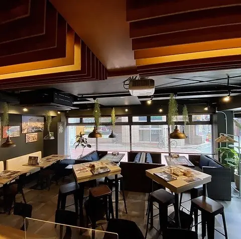 ミリス 店内