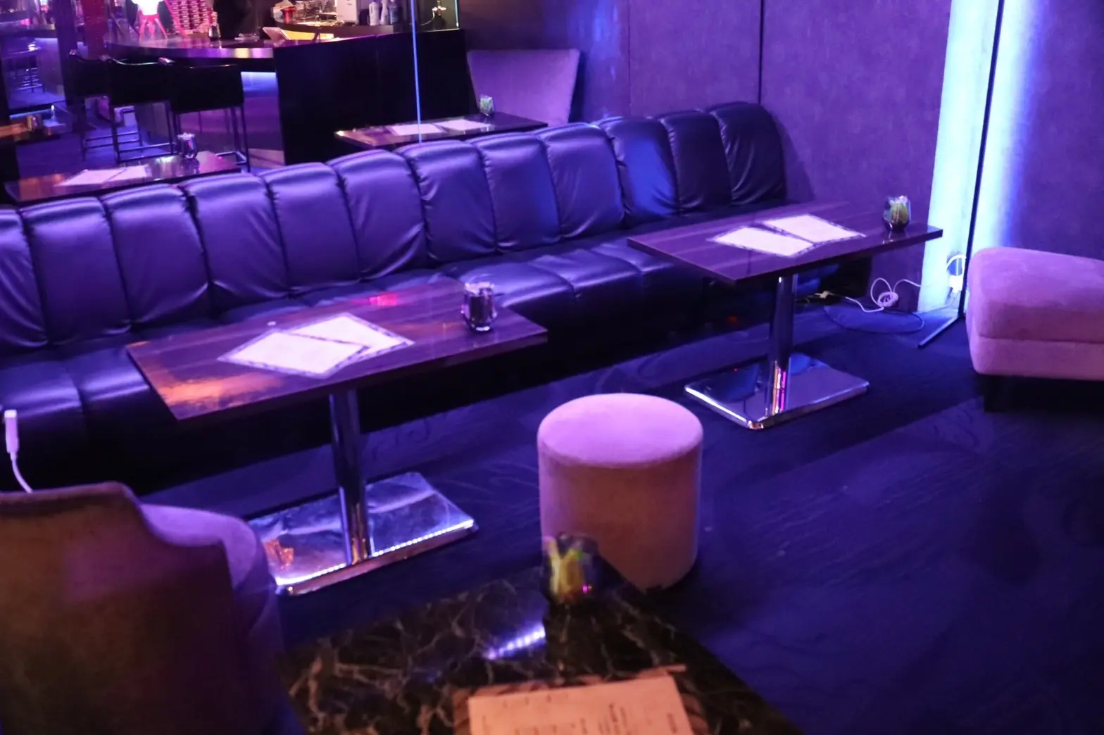 ハーフ 店内