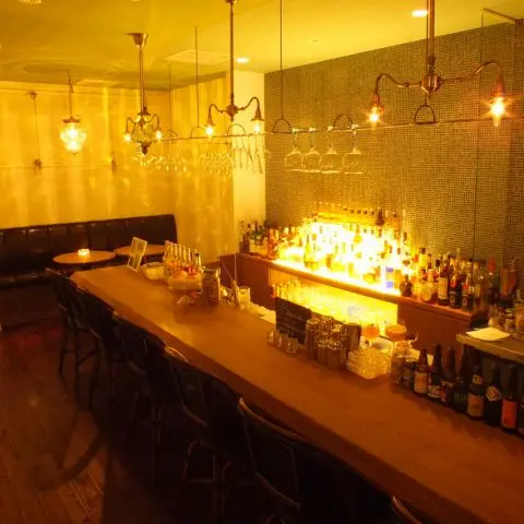 カディス 店内