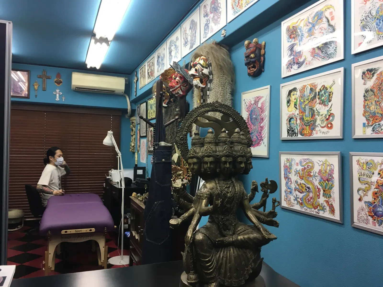 LUCKY ROUND TATTOOの店内 難波タトゥースタジオ