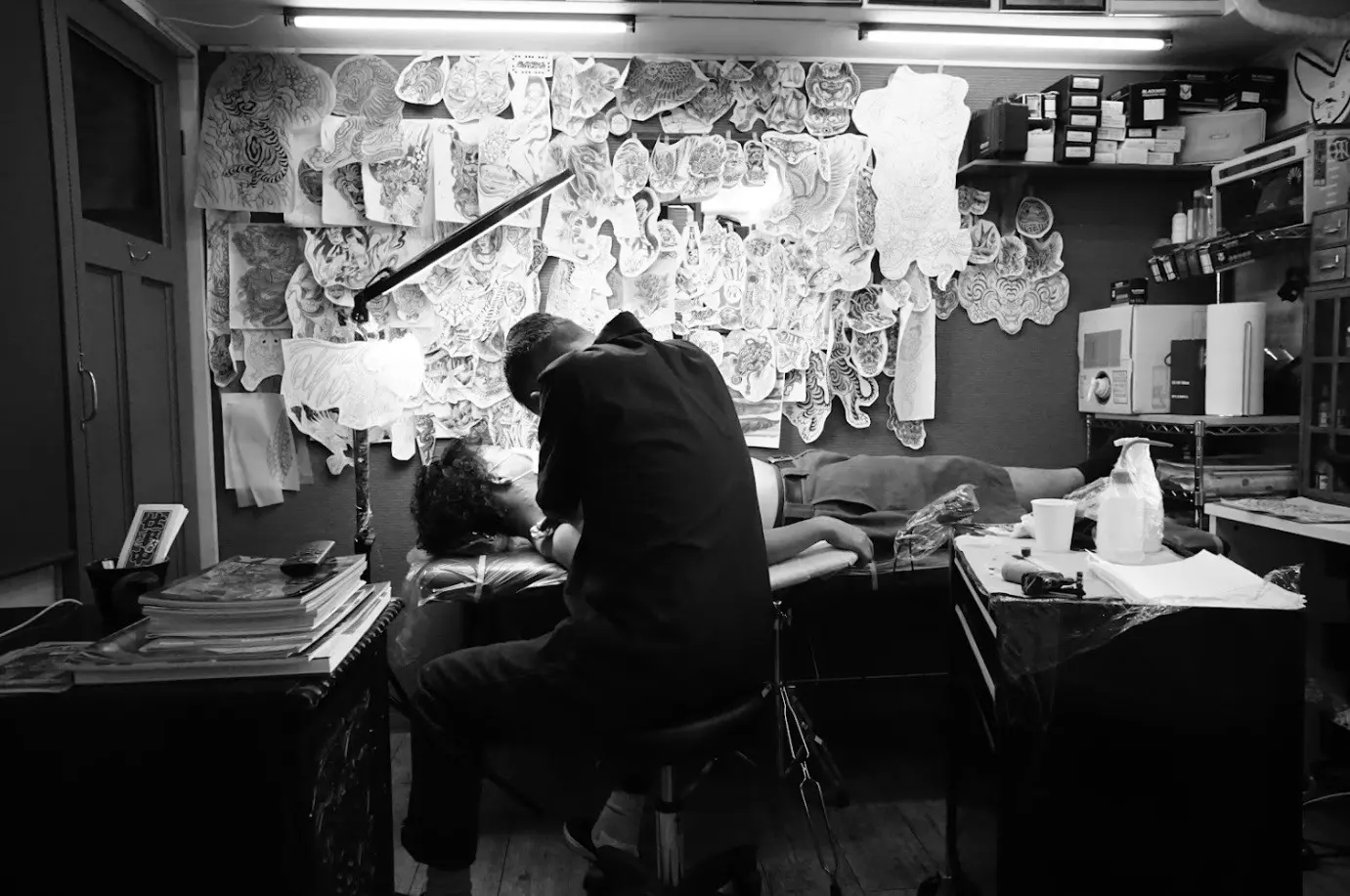 Workaholic Tattooの店内 梅田タトゥースタジオ