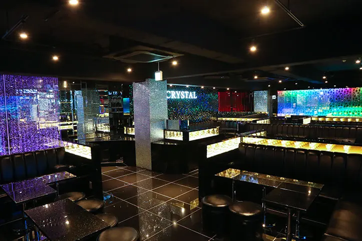 クリスタル 店内