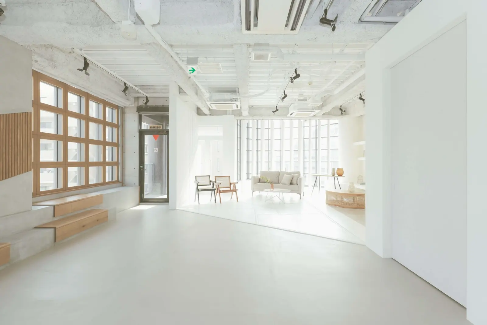 ACODE by STUDIO SCENEの店内