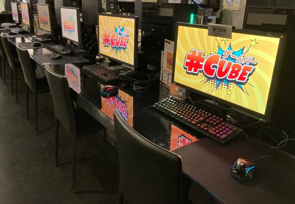 パソコンゲームができる店内