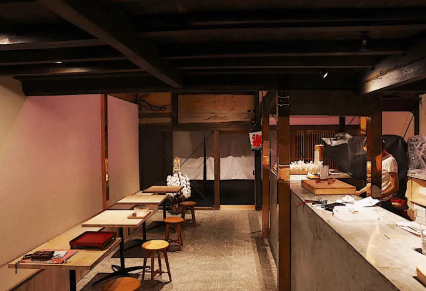 and KANAZAWA 店内