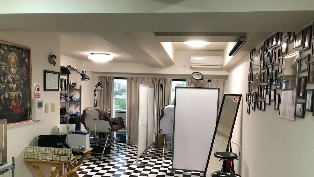 Fineline Tattoo & Piercing Tokyo 店内