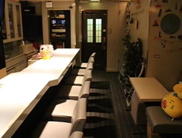 青いりんご店内
