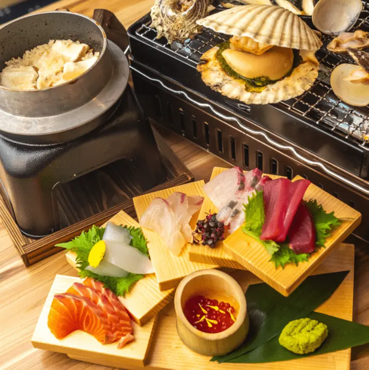 刺身やホタテや釜飯