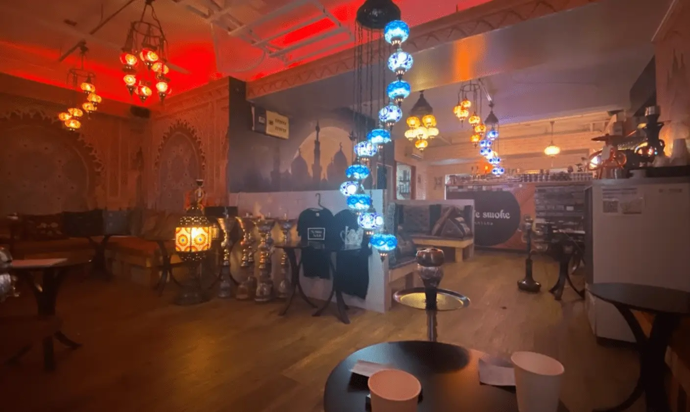 White Smoke 店内