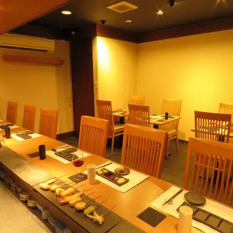 串揚げ家 良し 店内