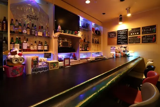 COME UNA BAR BoooooY 店内