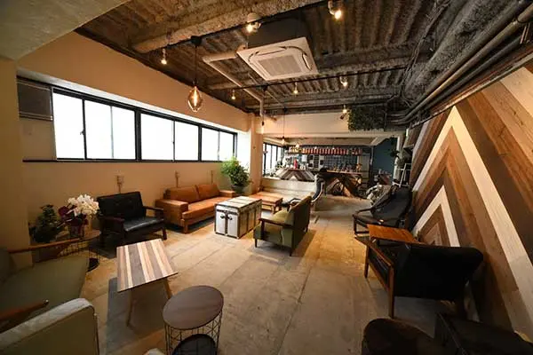 SHISHA maya の店内