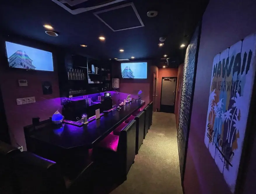 Bar Lagoon 店内