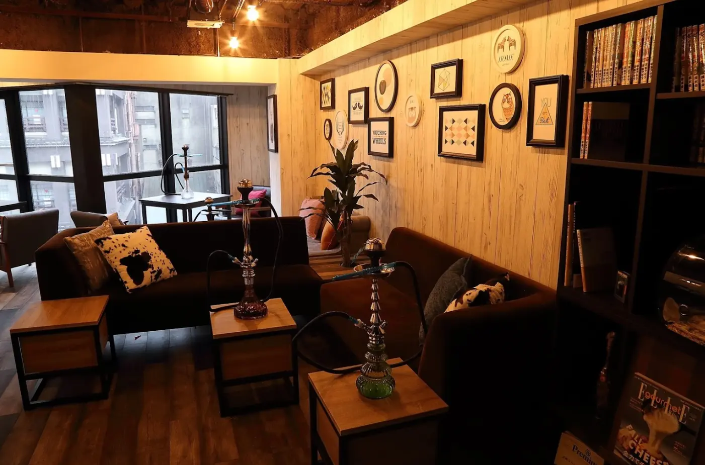 水煙処 煙山 店内
