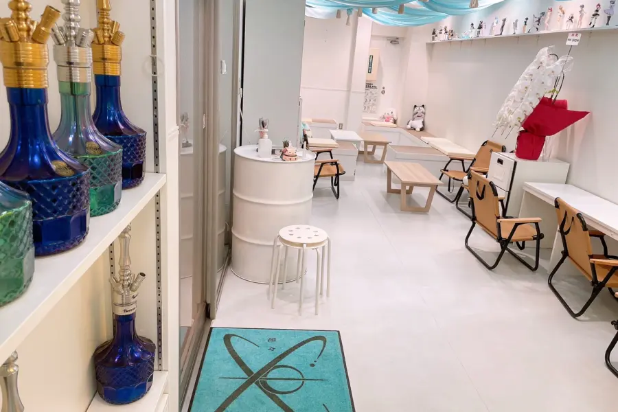 maison是々非々大須 店内