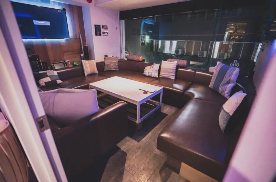 ShishaCafe & Bar PukuPuku 西麻布店 個室