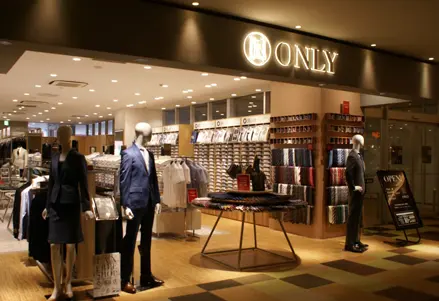 ONLY オーダースーツ専門店 外観