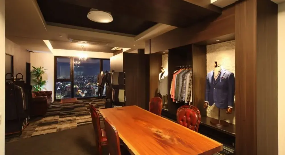 ダンコレ オーダースーツ専門店 店内