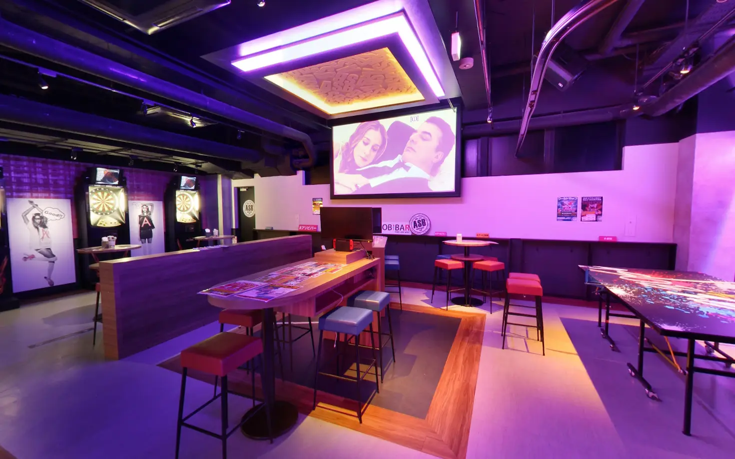 ASOBIBAR 梅田お初天神店 店内