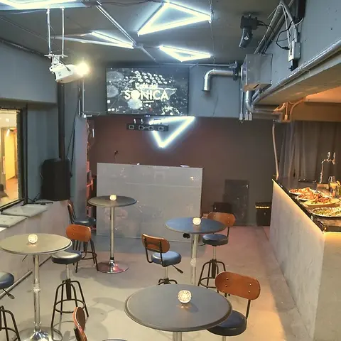 cafe del sonica 渋谷バー飲み放題 店内