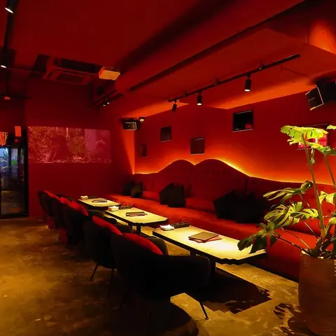 Crimson EBISU 代官山シーシャ 店内