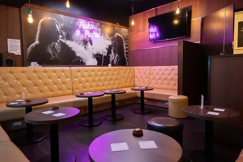 カフェプリンス-Osaka- ミナミメンズコンカフェ 店内