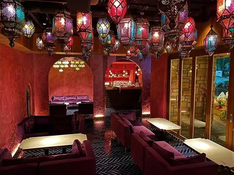 RED MOON 恵比寿 代官山シーシャ店内