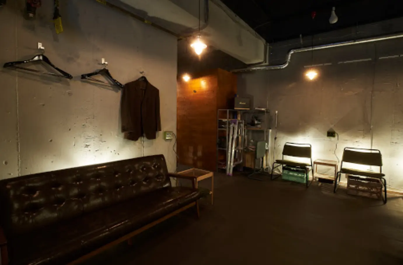 中野シーシャカフェ&バー SBBB!!! 店内