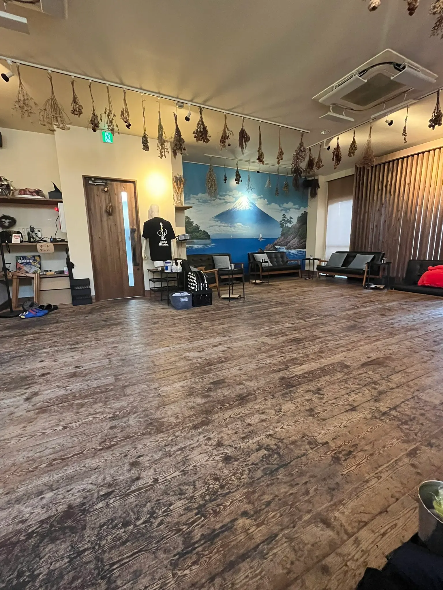 シーシャ チルチルミチル 高円寺店 店内