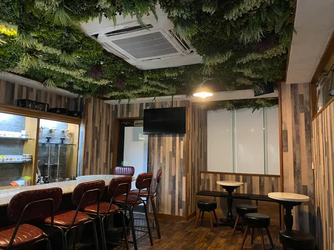 あにぽり-池袋シーシャコンカフェ 店内