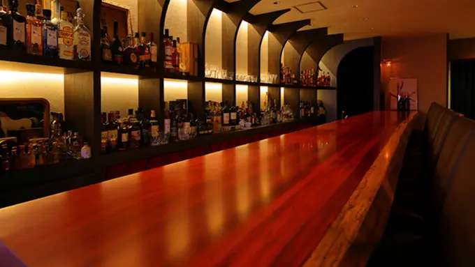 新宿三丁目BAR Arca 店内カウンター