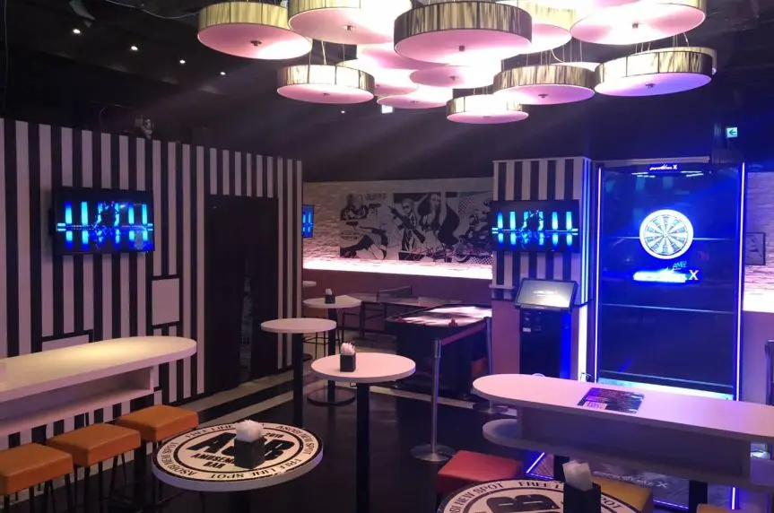 ASOBIBAR心斎橋店 店内様子