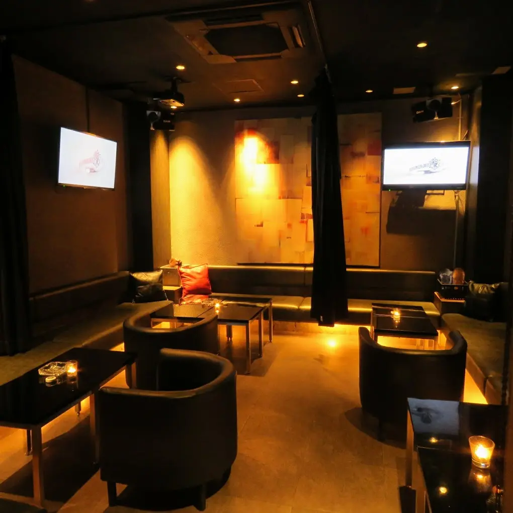 Dining kitchen J BAR 店内