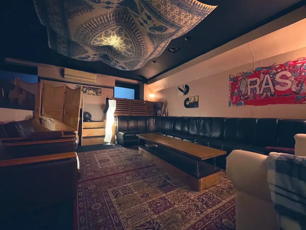 Shisha Cafe RAS 難波店 Namba 店内