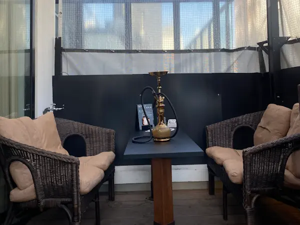 Monkeys’ Shisha & Bar