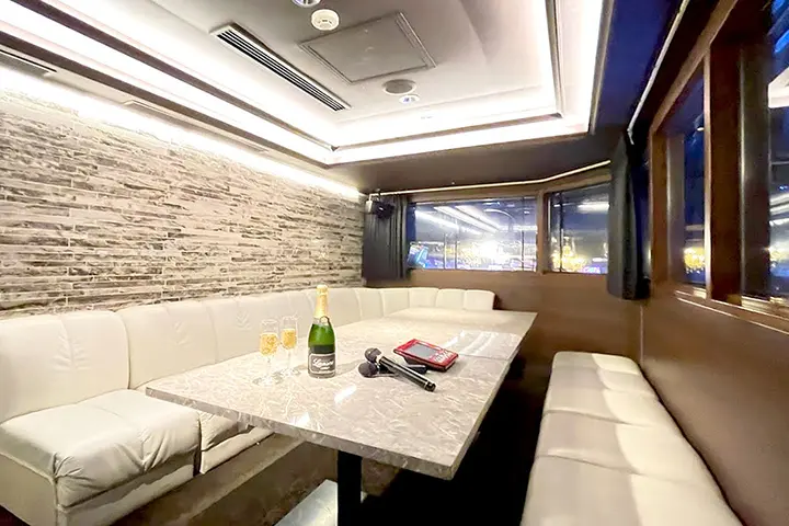 ダイニングダーツバー Bee 新宿店 個室