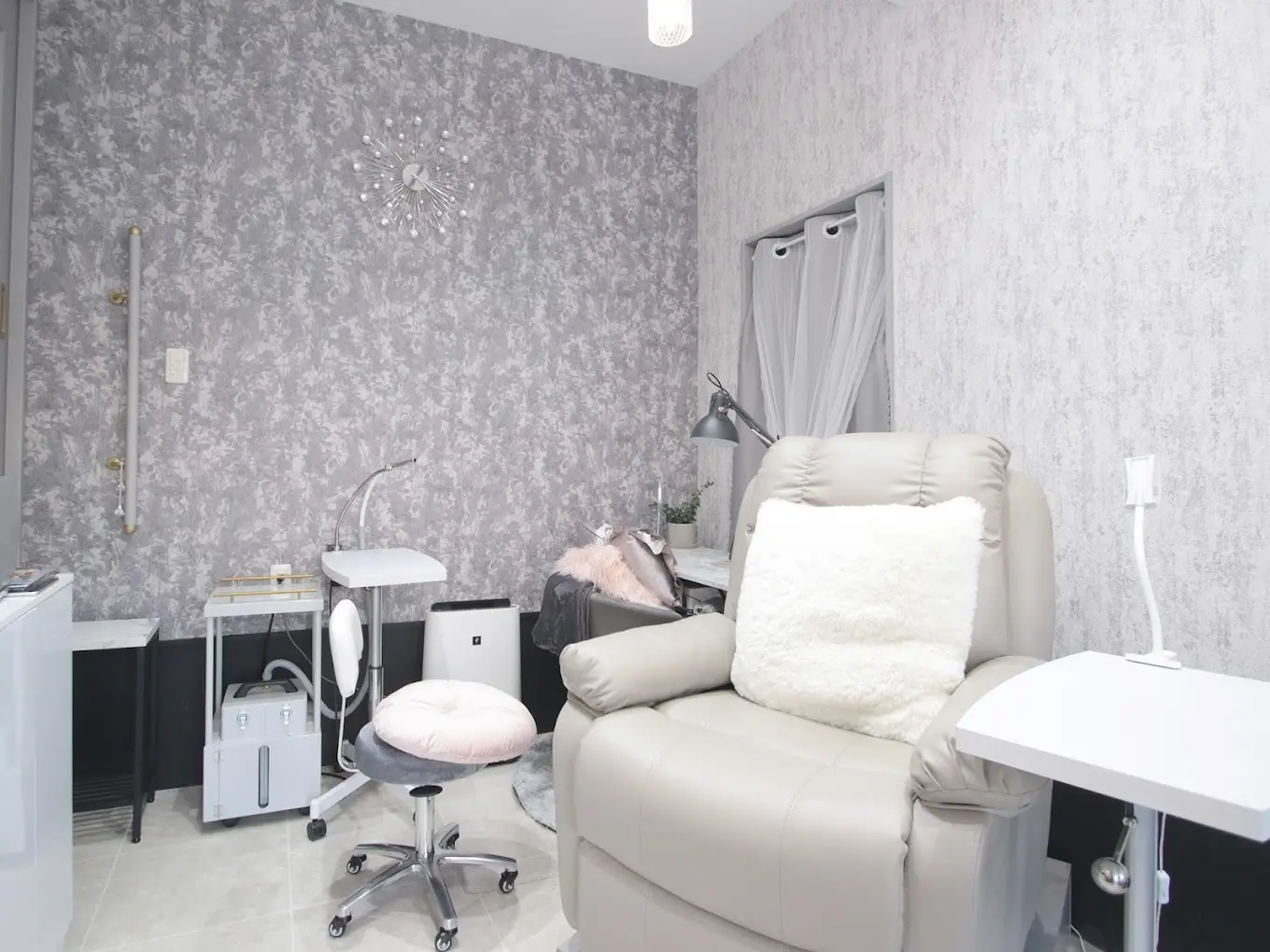 三国ヶ丘プライベートネイルサロン　Nail Salon RIELE　店内